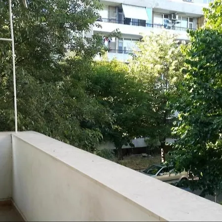 New Reni - With Parking In The Center Appartement *