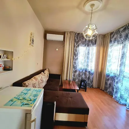 New Reni - With Parking In The Center *